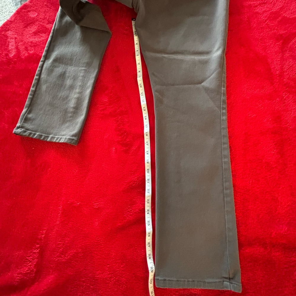 🌼🌼Stylish Gray Pants. NYDJ🌼🌼🌼 size 16